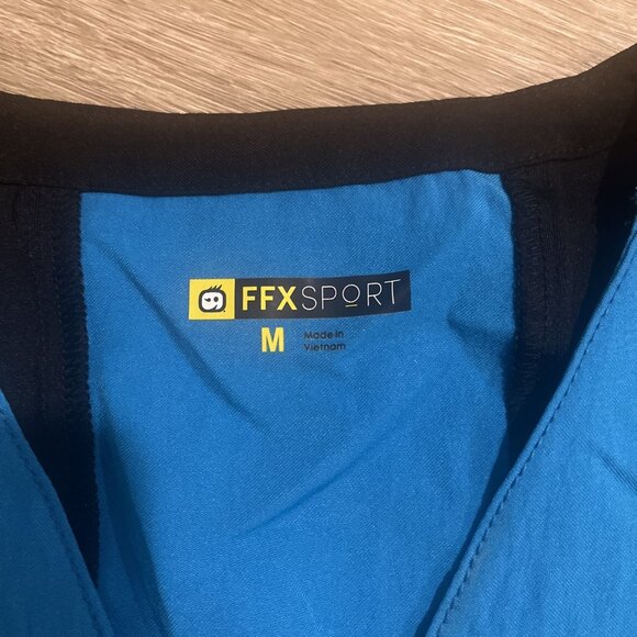 Wonder Wink FFX Scrub Top Women's M Blue 2-tone Black V-neck Stretchy Medical - Picture 2 of 4